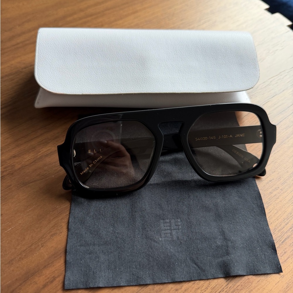 Elisa Johnson Jane sunglasses in gloss black - Picture 2 of 6